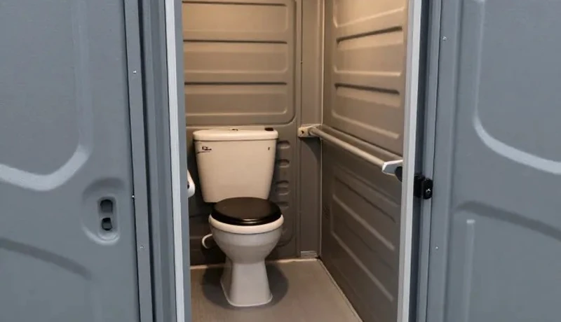 ADA-Compliant Porta Potty