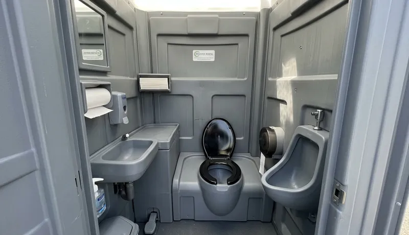 Deluxe Porta Potty (with Flushing)